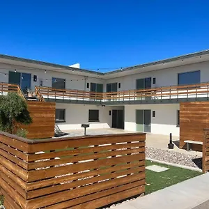 lovely-2-bedroom-apt-long-term-stay-near-downtown.hotelsofphoenix.com/
